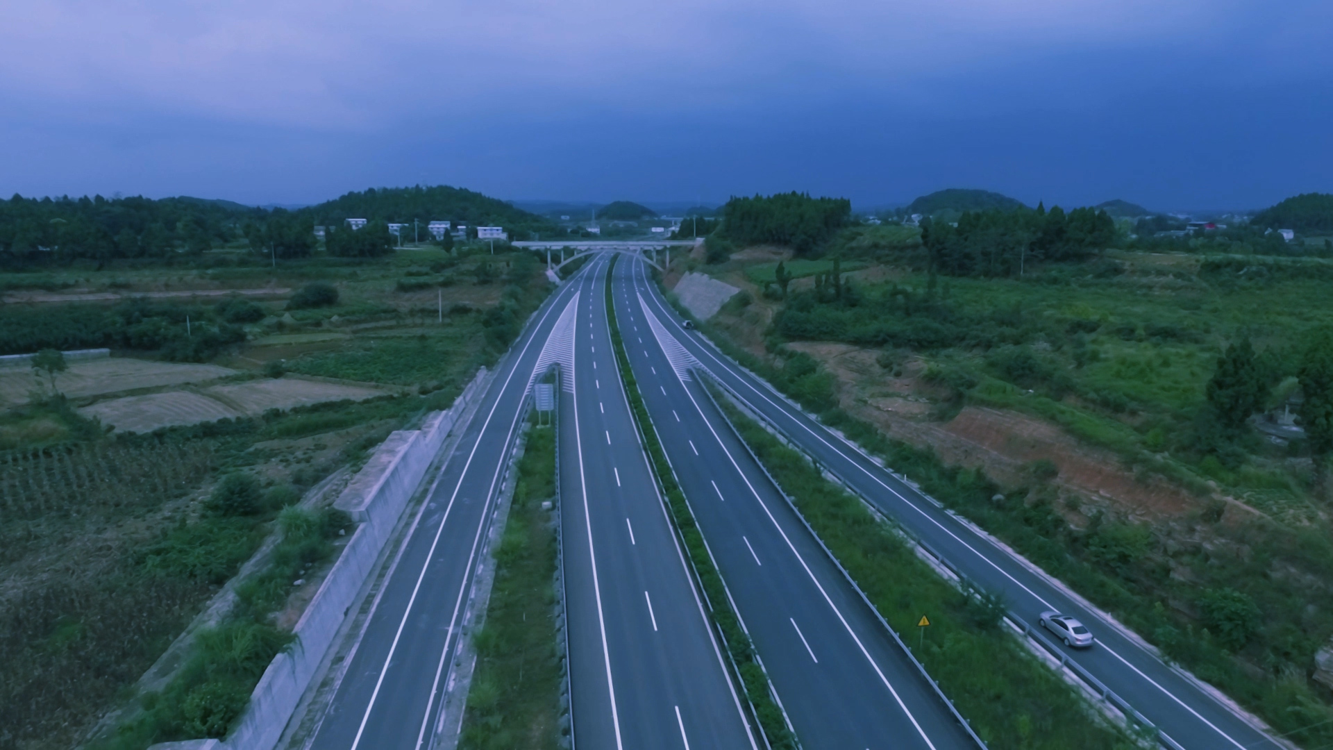 繞（rào）城南段路麵.jpg